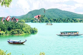 Khu du lịch sinh thái đầm Ao Châu, trên địa bàn tỉnh Phú Thọ