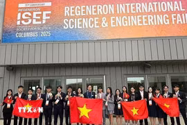 Học sinh Việt Nam đã ghi dấu ấn lịch sử khi giành thành tích cao nhất từ trước đến nay, với 2 giải Nhì, 1 giải Ba, 3 giải Tư và 4 giải Đặc biệt từ các nhà tài trợ. (Ảnh: TTXVN phát)