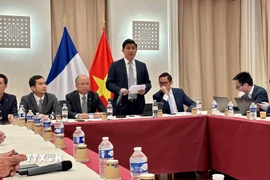 Mạng lưới chuyên gia năng lượng hạt nhân người Việt Nam ở nước ngoài (VietNuc) đã chính thức ra mắt tại trụ sở Đại sứ quán Việt Nam ở thủ đô Paris (Pháp). (Ảnh: Nguyễn Thu Hà/TTXVN)