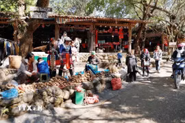 Một góc chợ phiên tại Bản Sin Suối Hồ, xã biên giới Sin Suối Hồ, huyện Phong Thổ. (Ảnh: Quý Trung/TTXVN)