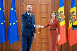 Chủ tịch Hội đồng châu Âu Charles Michel (trái) và Tổng thống Moldova Maia Sandu tại cuộc gặp ở Chisinau ngày 4/5/2022. Ảnh tư liệu. (Nguồn: AFP/TTXVN)