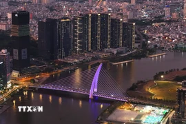 Thắp sáng Thành phố Hồ Chí Minh với hệ thống chiếu sáng mỹ thuật 