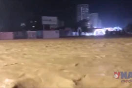 Thái Nguyên: Ngập nặng do lũ sông Cầu đạt đỉnh 29,9m vào sáng 8/10