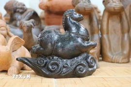 Độc đáo linh vật ngựa làng gốm Chăm Bàu Trúc phục vụ Tết
