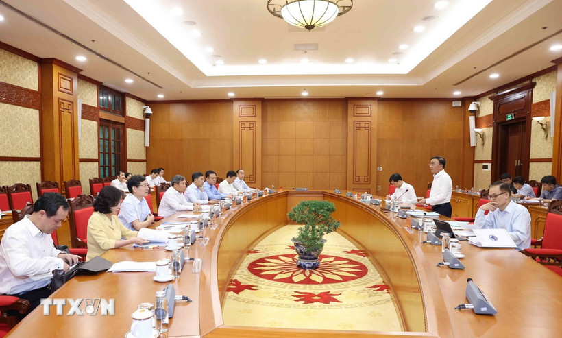 Bộ Chính trị làm việc với Ban Thường vụ Tỉnh ủy Quảng Ninh về chuẩn bị đại hội Đảng. (Ảnh: Phương Hoa/TTXVN)