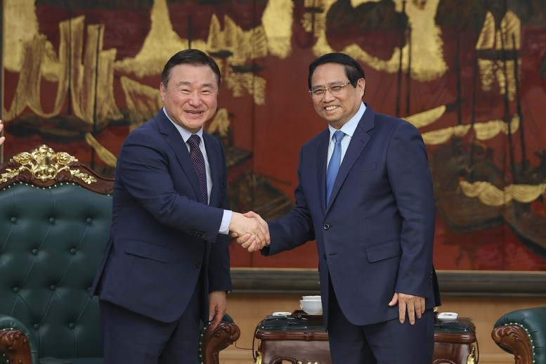 Thủ tướng Chính phủ Phạm Minh Chính tiếp ông Roh Tae Moon, Tổng Giám đốc điều hành Samsung điện tử - (Ảnh: VGP)