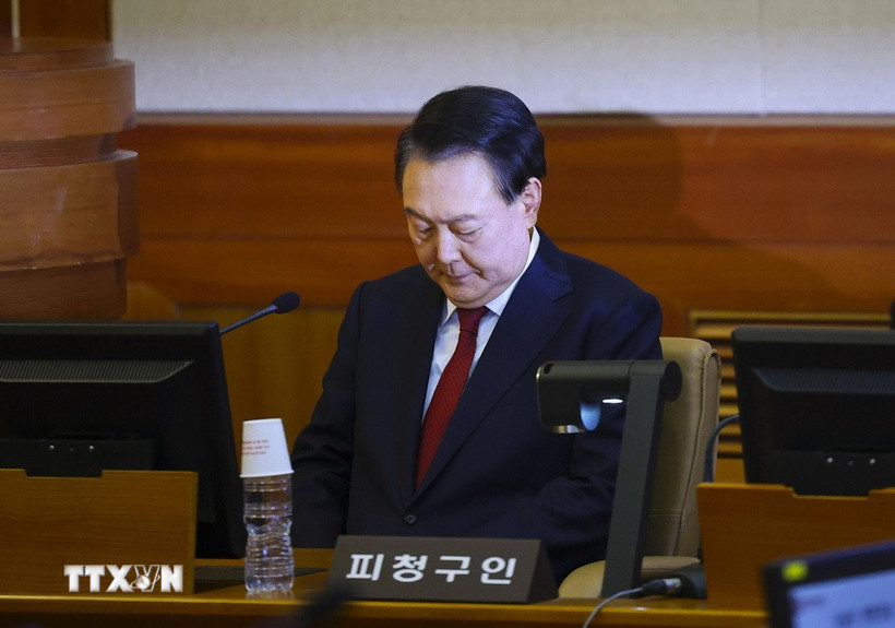 Tổng thống Hàn Quốc Yoon Suk Yeol trình diện tại phiên luận tội ông ở Tòa Hiến pháp tại Seoul, ngày 21/1/2025. (Ảnh: Kyodo/TTXVN)