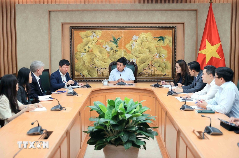 Phó Thủ tướng Nguyễn Chí Dũng tiếp ông Lindsay Mark Lewis, Giám đốc điều hành Viện Chính sách cấp tiến của Hoa Kỳ (PPI). (Ảnh: An Đăng/TTXVN)