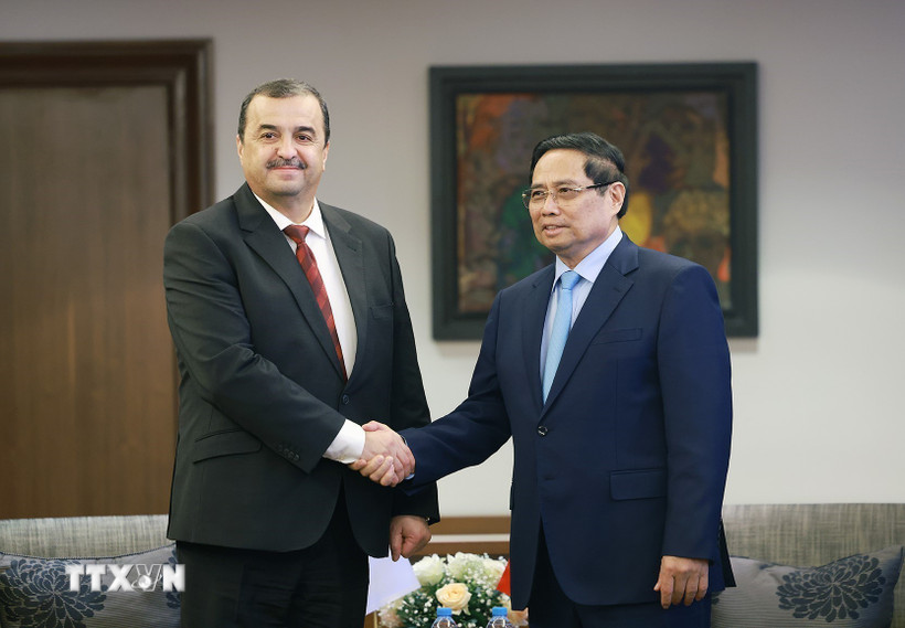 Thủ tướng làm việc với các Bộ, Tập đoàn của Algeria để cụ thể hóa quan hệ Đối tác Chiến lược