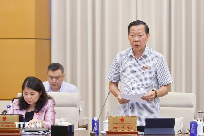 Chủ nhiệm Ủy ban Kinh tế và Tài chính của Quốc hội Phan Văn Mãi phát biểu. (Ảnh: Doãn Tấn/TTXVN)