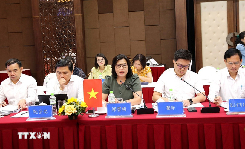 Đoàn đại biểu các cơ quan, ban, ngành tỉnh Lạng Sơn tham dự cuộc Hội đàm. (Ảnh: Quang Duy/TXVN)