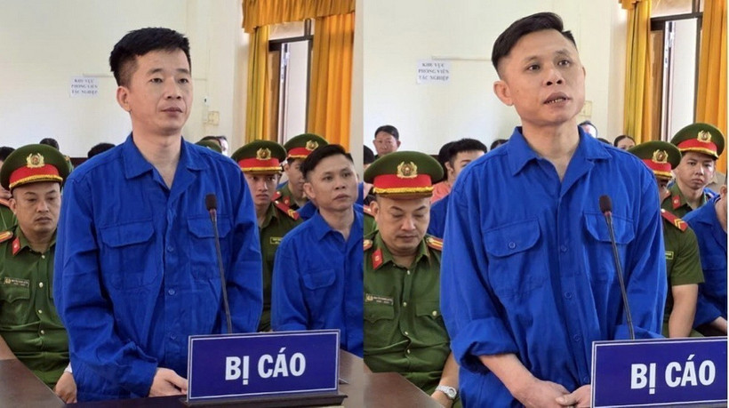 Bị cáo cầm đầu hai băng nhóm Nguyễn Văn Thái (Thai bus) và Lê Hoàng Cường (Cường Kobe) (từ phải sang) tại phiên toà. (Ảnh: Lê Sen/TTXVN)