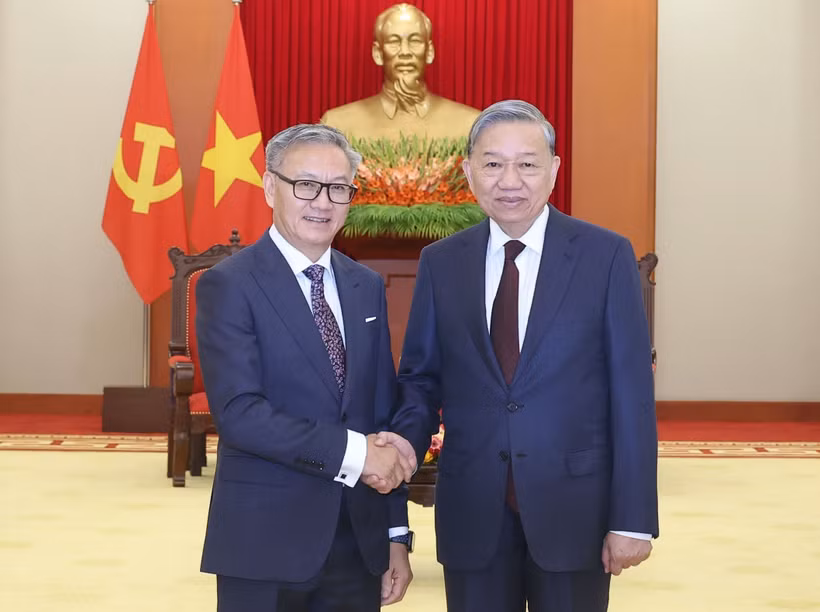 Tổng Bí thư Tô Lâm tiếp Bộ trưởng Ngoại giao Lào Thongsavanh Phomvihane. (Ảnh: Thống Nhất/TTXVN)