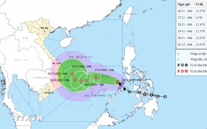 Hướng di chuyển của bão số 15 lúc 06 giờ ngày 26/11. (Ảnh: TTXVN phát)