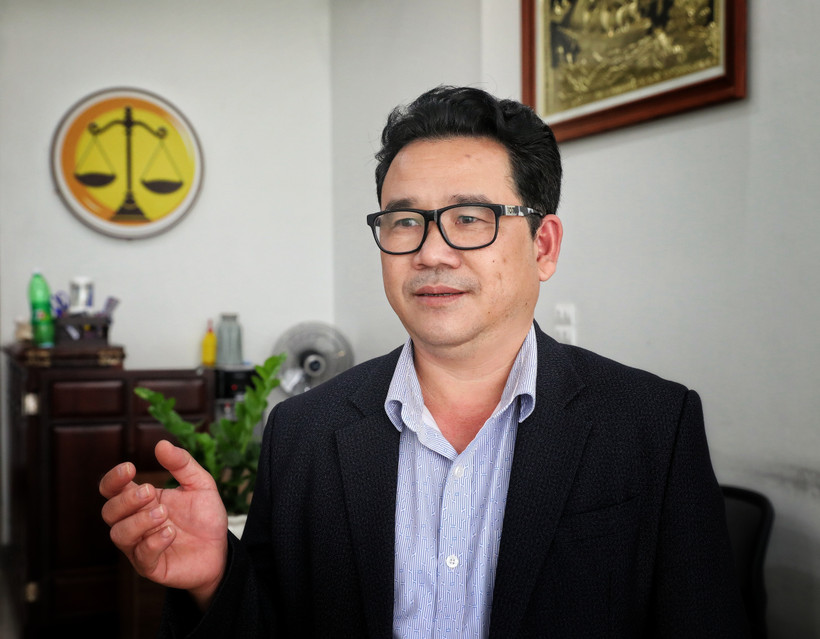 Giám đốc Hợp tác xã Organic, phường Bắc Giang (Bắc Ninh), Lưu Đình Hợp, góp ý vào dự thảo. (Ảnh: Danh Lam/TTXVN)