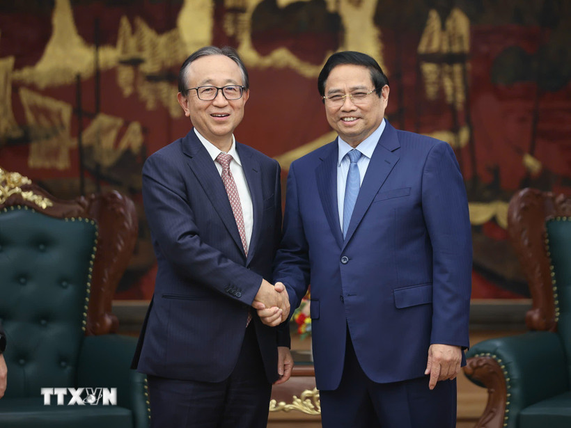 Thủ tướng Phạm Minh Chính tiếp ông Hironori Kamezawa, Tổng giám đốc Tập đoàn MUFG, Nhật Bản. (Ảnh: Dương Giang/TTXVN)
