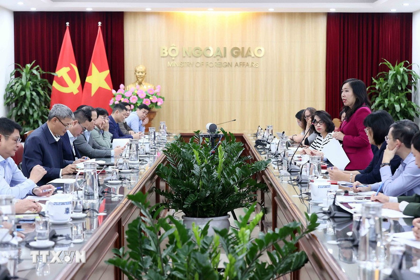 Thứ trưởng Bộ Ngoại giao Lê Thị Thu Hằng, Trưởng Tiểu ban Tuyên truyền và Văn hóa APEC 2027 chủ trì cuộc họp lần 1 của Tiểu ban. (Ảnh: An Đăng/TTXVN)