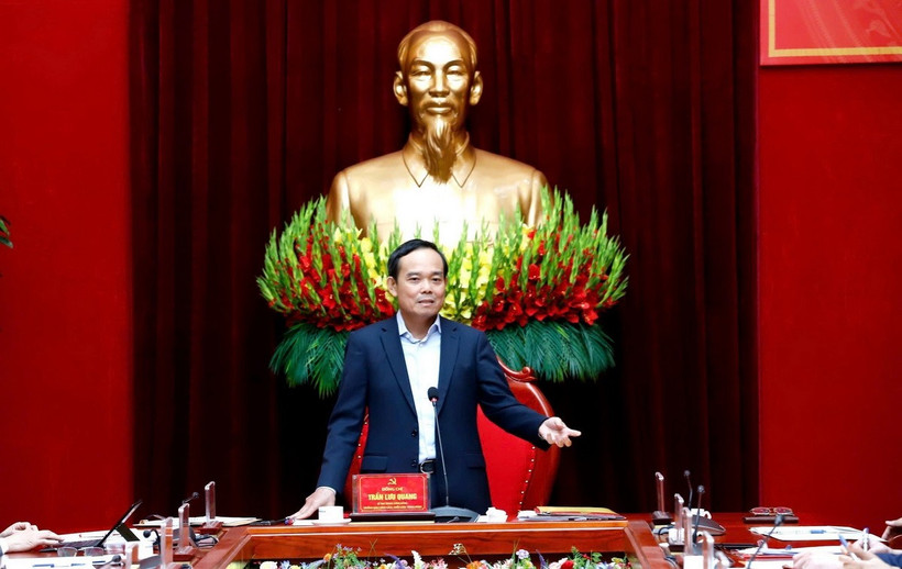 Đồng chí Trần Lưu Quang, Bí thư Trung ương Đảng, Trưởng ban Chính sách, Chiến lược Trung ương phát biểu tại cuộc làm việc. (Ảnh: TTXVN)