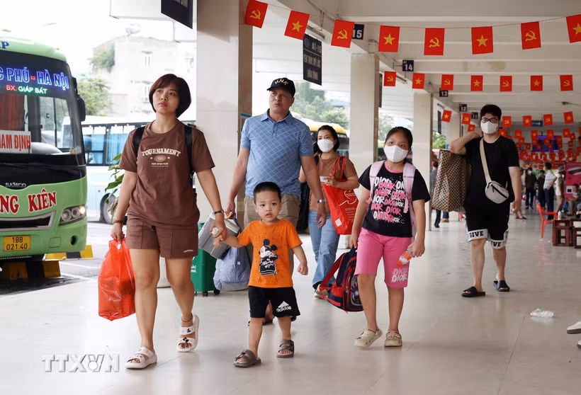 Nhiều người lao động ủng hộ phương án hoán đổi ngày nghỉ bù dịp nghỉ lễ Giỗ tổ Hùng Vương năm 2026. (Ảnh: Quốc Khánh/TTXVN)