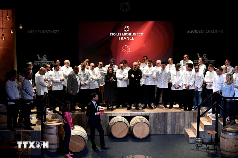 Các đầu bếp dự lễ trao giải Michelin Guide ở Cognac, miền Tây Pháp, ngày 22/3/2022. (Ảnh: AFP/TTXVN)