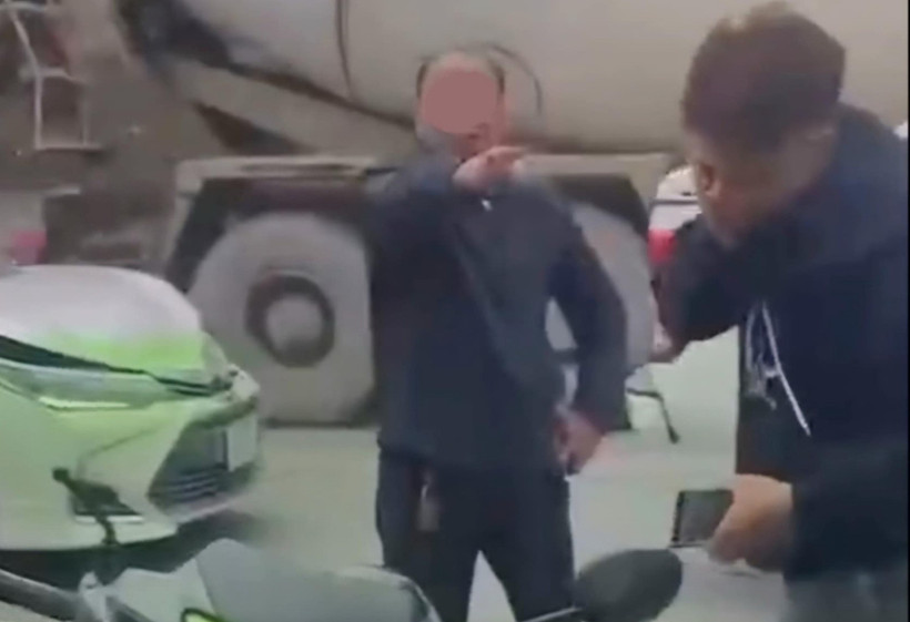 Hình ảnh vụ việc được cắt từ clip. (Nguồn: Facebook Auto Pro)