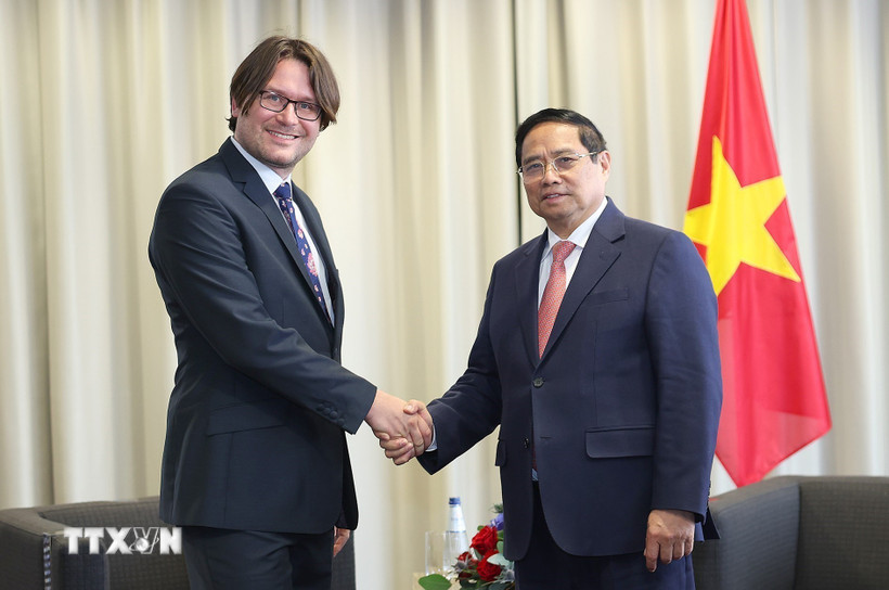 Thủ tướng Phạm Minh Chính tiếp ông Jevgeni Kabanov, Chủ tịch Tập đoàn Bolt - tập đoàn công nghệ chuyên về di chuyển và giao hàng tiêu biểu của Estonia. (Ảnh: Dương Giang/TTXVN)