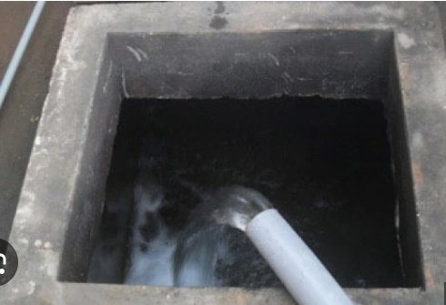 Điều tra nguyên nhân cụ ông tử vong trong bể nước, vợ bị thương nặng