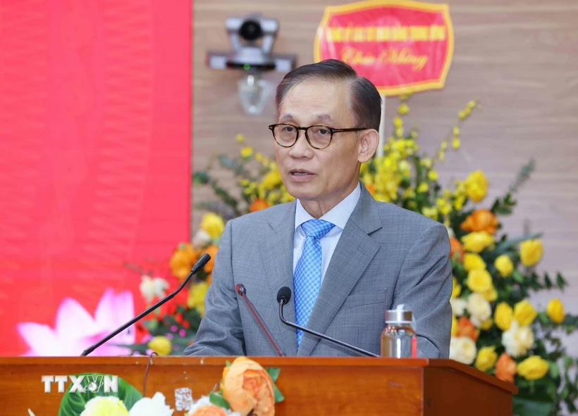 Đồng chí Lê Hoài Trung, Bí thư Trung ương Đảng, Chánh Văn phòng Trung ương Đảng, Phó Bí thư Thường trực Đảng uỷ các cơ quan Đảng Trung ương phát biểu khai mạc Đại hội. (Ảnh: Phương Hoa/TTXVN)