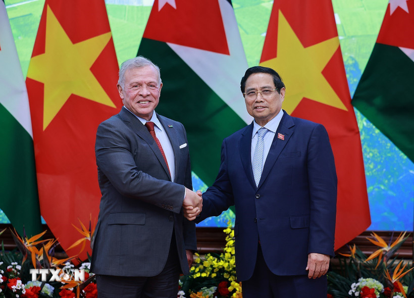Thủ tướng Phạm Minh Chính hội kiến Quốc vương Jordan Abdullah II Ibn Al Hussein. (Ảnh: Dương Giang/TTXVN)