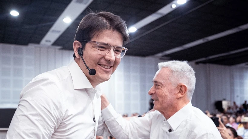 Ông Miguel Uribe (trái). (Nguồn: Colombia Reports)