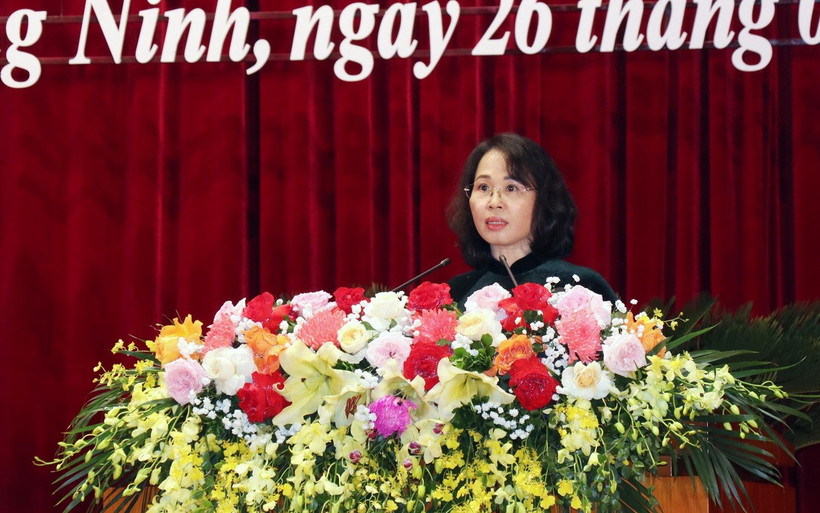 Chủ tịch HĐND tỉnh Quảng Ninh Trịnh Thị Minh Thanh phát biểu tại kỳ họp. (Ảnh: Văn Đức/TTXVN)