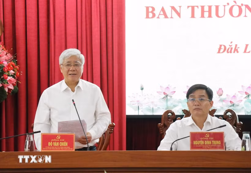 Đồng chí Đỗ Văn Chiến, Ủy viên Bộ Chính trị, Bí thư Trung ương Đảng, Chủ tịch Ủy ban Trung ương Mặt trận Tổ quốc Việt Nam, Trưởng đoàn Công tác 1922 phát biểu. (Ảnh: Tuấn Anh/TTXVN)