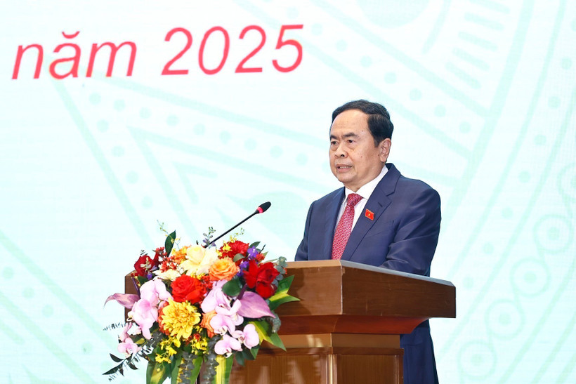 Chủ tịch Quốc hội Trần Thanh Mẫn phát động phong trào thi đua năm 2025 của Ủy ban Thường vụ Quốc hội. (Ảnh: Doãn Tấn/TTXVN)