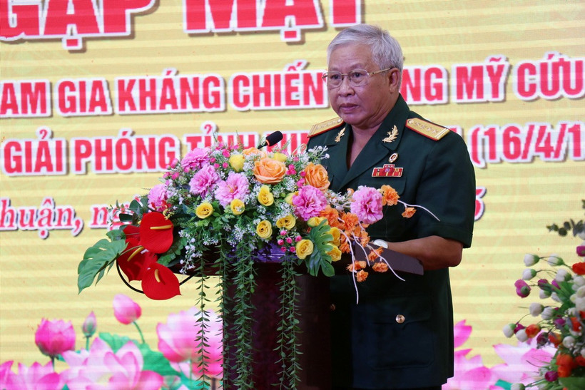 Ông Nguyễn Văn Thuận, Chủ tịch Hội Cựu chiến binh tỉnh Ninh Thuận phát biểu tại buổi gặp mặt. (Ảnh: Nguyễn Thành/TTXVN)