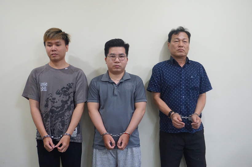 Từ trái qua: Nguyễn Hoàng Tân, Nguyễn Đức Minh, Lê Văn Cần. (Nguồn: Báo Người Lao Động)