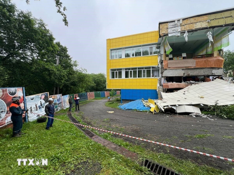 Một nhà trẻ bị hư hại sau trận động đất ở Petropavlovsk-Kamchatka, Nga, ngày 30/7/2025. (Ảnh: THX/TTXVN)