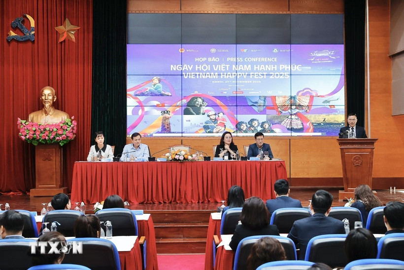 Ngày 27/11/2025, tại Hà Nội, Bộ Văn hóa Thể thao và Du lịch phối hợp với Ủy ban Nhân dân thành phố Hà Nội, Đài truyền hình Việt Nam và Hội nghệ sỹ nhiếp ảnh Việt Nam tổ chức Họp báo Ngày hội Việt Nam hạnh phúc - Vietnam Happy Fest 2025. Ngày hội sẽ diễn ra từ ngày 05 đến ngày 7/12/2025 tại Phố đi bộ Hồ Hoàn Kiếm (Hà Nội). (Ảnh: Minh Quyết/TTXVN)