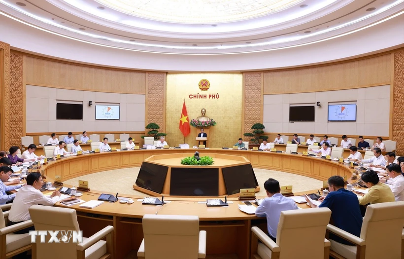 Thủ tướng: Bố trí kinh phí trả cho người xin nghỉ và dôi dư khi sắp xếp bộ máy Thủ tướng Phạm Minh Chính chủ trì cuộc họp Chính phủ chuyên đề về việc sắp xếp, tổ chức lại đơn vị hành chính các cấp. (Ảnh: Dương Giang/TTXVN)