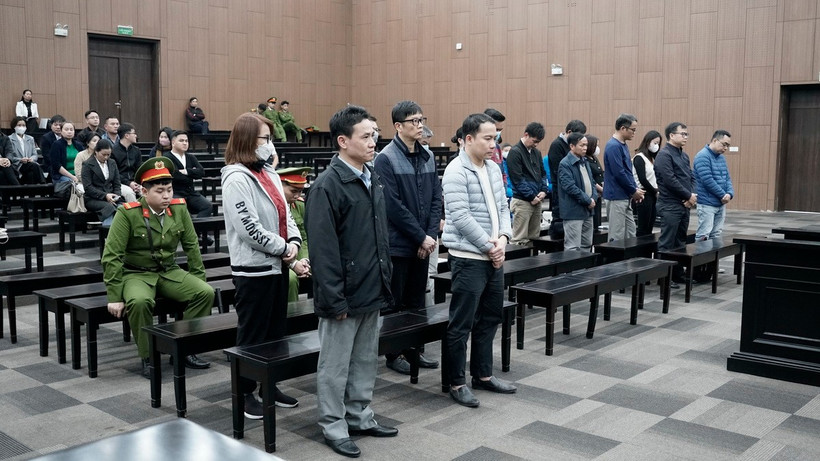 Các bị cáo tại phiên tòa ngày 27/2. (Ảnh: Kim Anh/TTXVN)