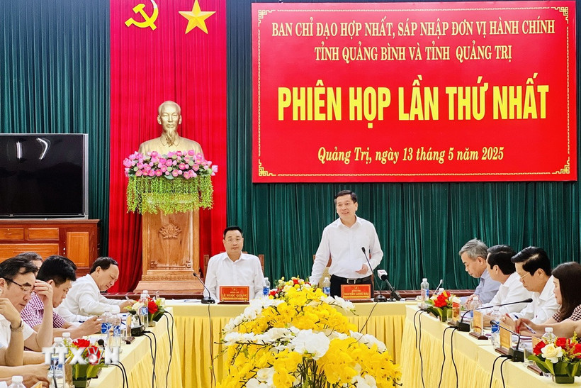Bí thư Tỉnh ủy Quảng Trị Nguyễn Long Hải phát biểu tại phiên họp. (Ảnh: Nguyên Linh/TTXVN)
