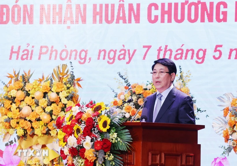 Chủ tịch nước: Hải quân cần phát huy truyền thống làm chủ vùng biển