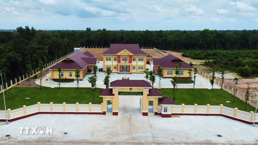 Trạm Biên phòng Cửa khẩu quốc tế Tân Nam được xây dựng hiện đại, đáp ứng đáp ứng yêu cầu nhiệm vụ công tác biên phòng trong tình hình mới. (Ảnh: Minh Phú/TTVXN)