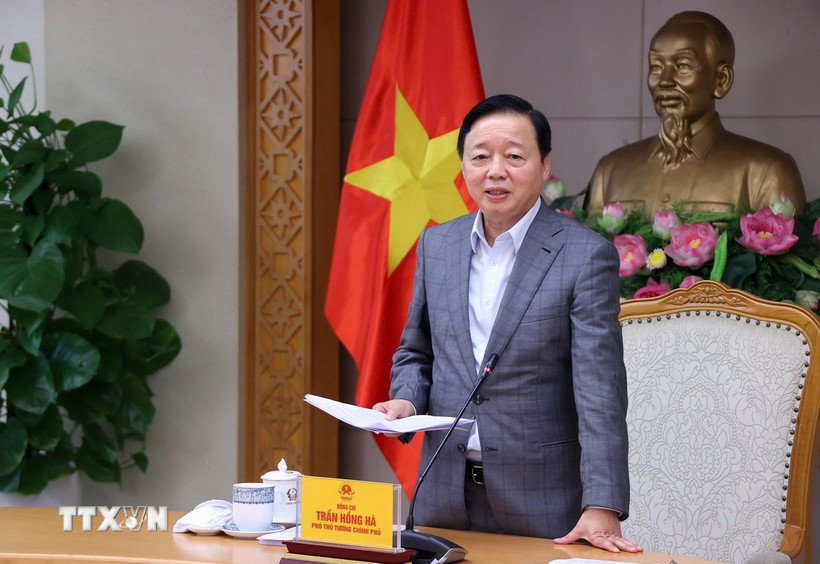 Phó Thủ tướng Trần Hồng Hà chủ trì cuộc họp. (Ảnh: Văn Điệp/TTXVN)