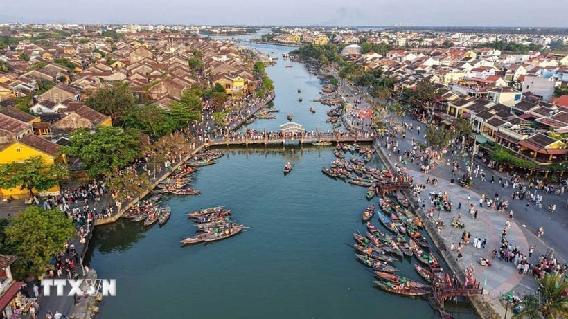 Phố cổ Hội An là điểm đến an toàn, ghi dấu ấn với kiến trúc ấn tượng và ẩm thực hấp dẫn. (Ảnh: TTXVN)