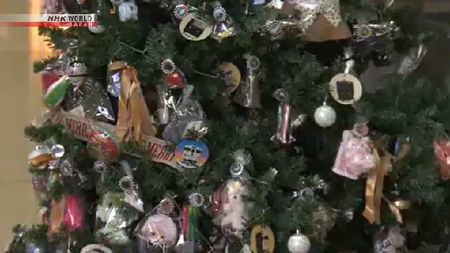 Cây thông "Lost and Found" độc đáo tại Nhật Bản. (Nguồn: NHK)