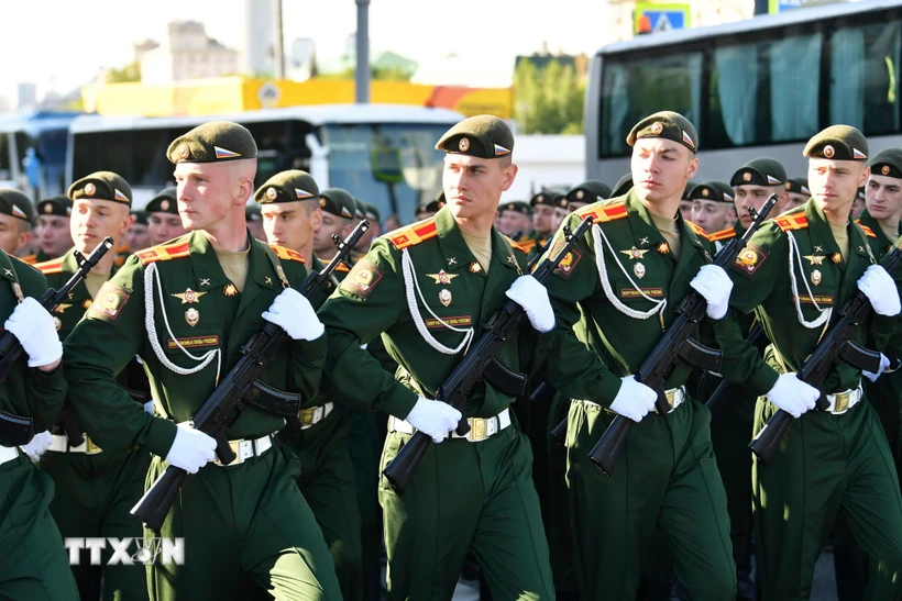 Quân nhân tham gia lễ duyệt binh kỷ niệm 80 năm Ngày Chiến thắng phátxít tại Moskva, Nga ngày 9/5/2025. (Ảnh: THX/TTXVN)