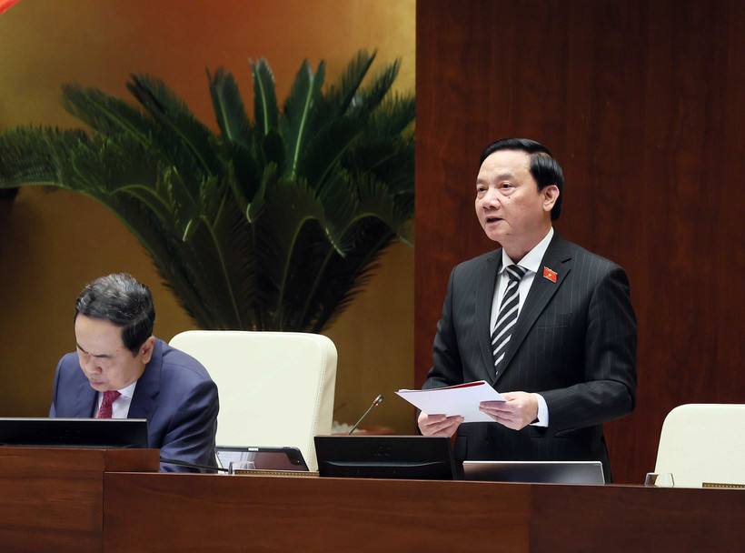 Bộ trưởng Bộ Tư pháp Nguyễn Hải Ninh phát biểu giải trình, làm rõ một số vấn đề đại biểu Quốc hội nêu. (Ảnh: Doãn Tấn/TTXVN)