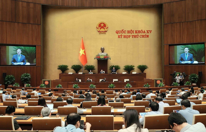 Phó Chủ tịch Quốc hội Nguyễn Khắc Định điều hành phiên họp. (Ảnh: An Đăng/TTXVN)