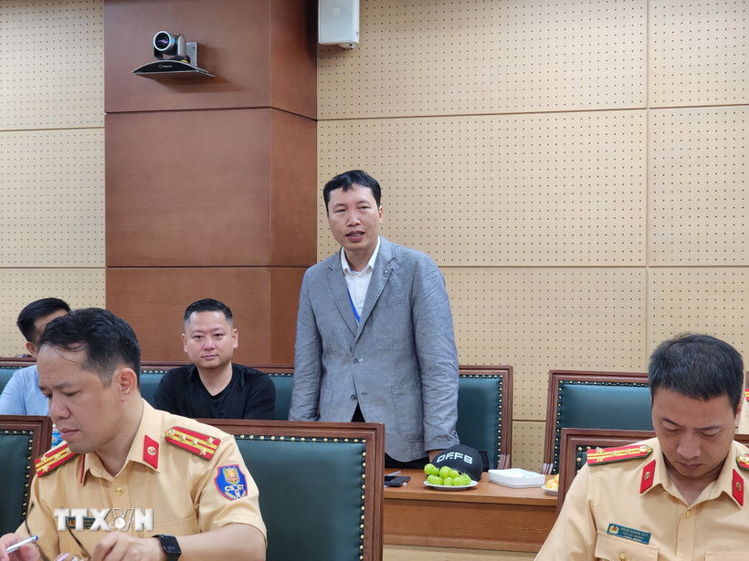 Ông Quốc Bình, quản trị trang mạng xã hội OFFB phát biểu tại buổi gặp mặt. (Ảnh: Chu Thanh Vân/TTXVN)