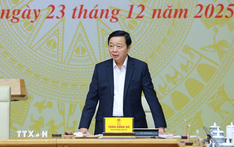 Phó Thủ tướng Trần Hồng Hà chủ trì phiên họp lần thứ 27 của Ban Chỉ đạo quốc gia chống khai thác hải sản bất hợp pháp, không báo cáo và không theo quy định (IUU). (Ảnh: Dương Giang/TTXVN)